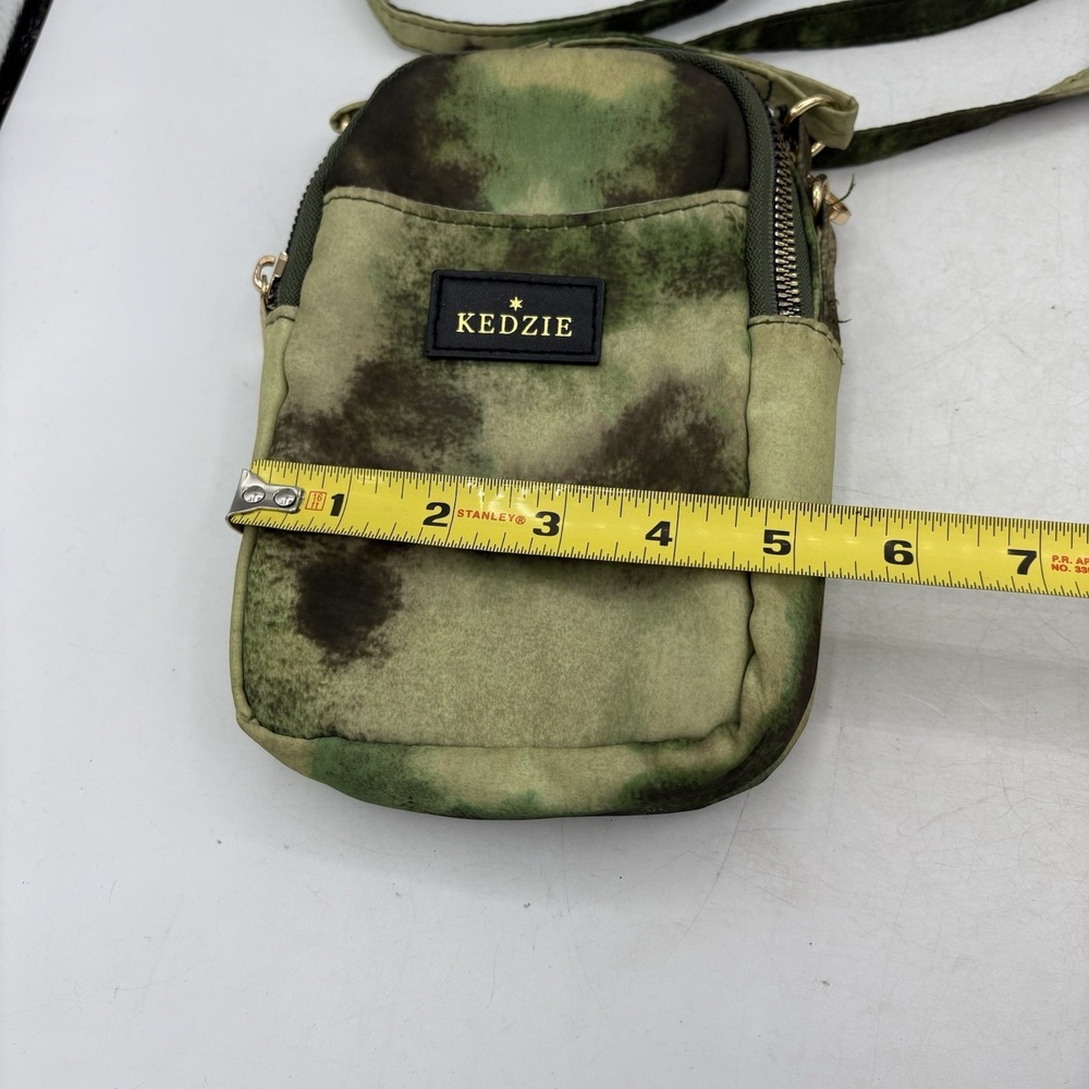 Kedzie‎ Bag Crosstown Crossbody Shoulder Sling Zip Green Tie Dye Hipster Adj - Picture 3 of 9